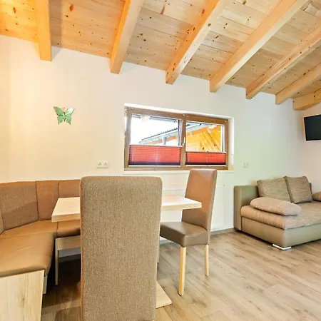 Sunlit Apartment Near Ski Area In Hollersbach Im Pinzgau Exterior photo