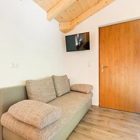 Sunlit Apartment Near Ski Area In Hollersbach Im Pinzgau Exterior photo