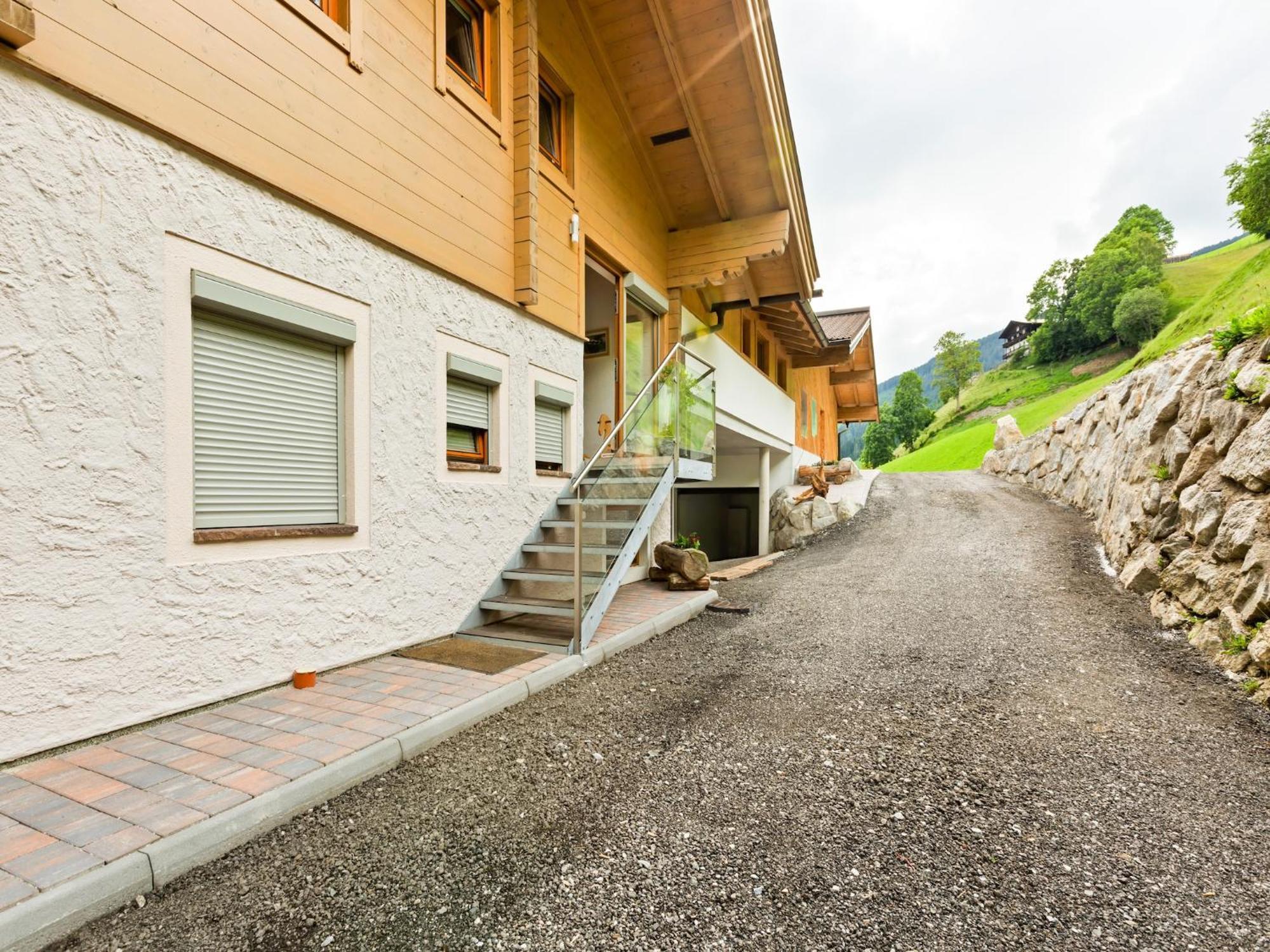 Sunlit Near Area In Apartament Hollersbach im Pinzgau