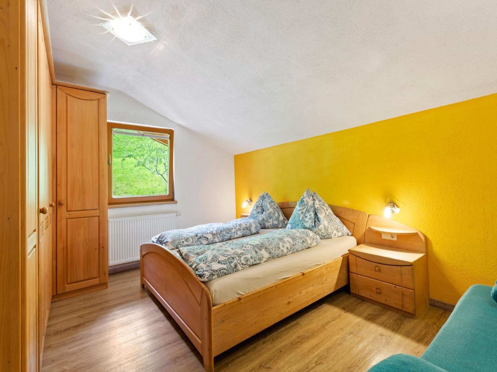 Sunlit Near Area In Appartement *